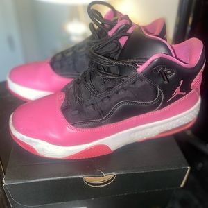 Air Jordan Max Aura 2 “Black Pinksicle”
